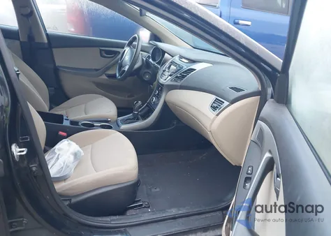 2016 Hyundai Elantra Se z USA, uszkodzony, nr VIN 5NPDH4AE3GH761551